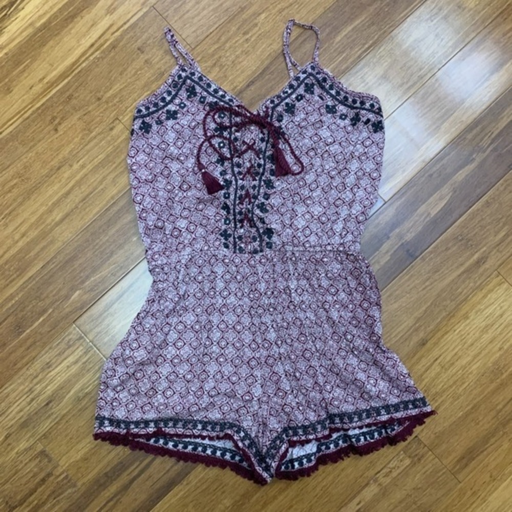 American Eagle Romper Womens XS Red‎ Boho Print Lace Up Tassel Detail Summer
